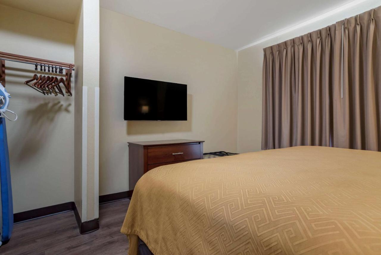 Econo Lodge Inn & Suites Flowood Extérieur photo