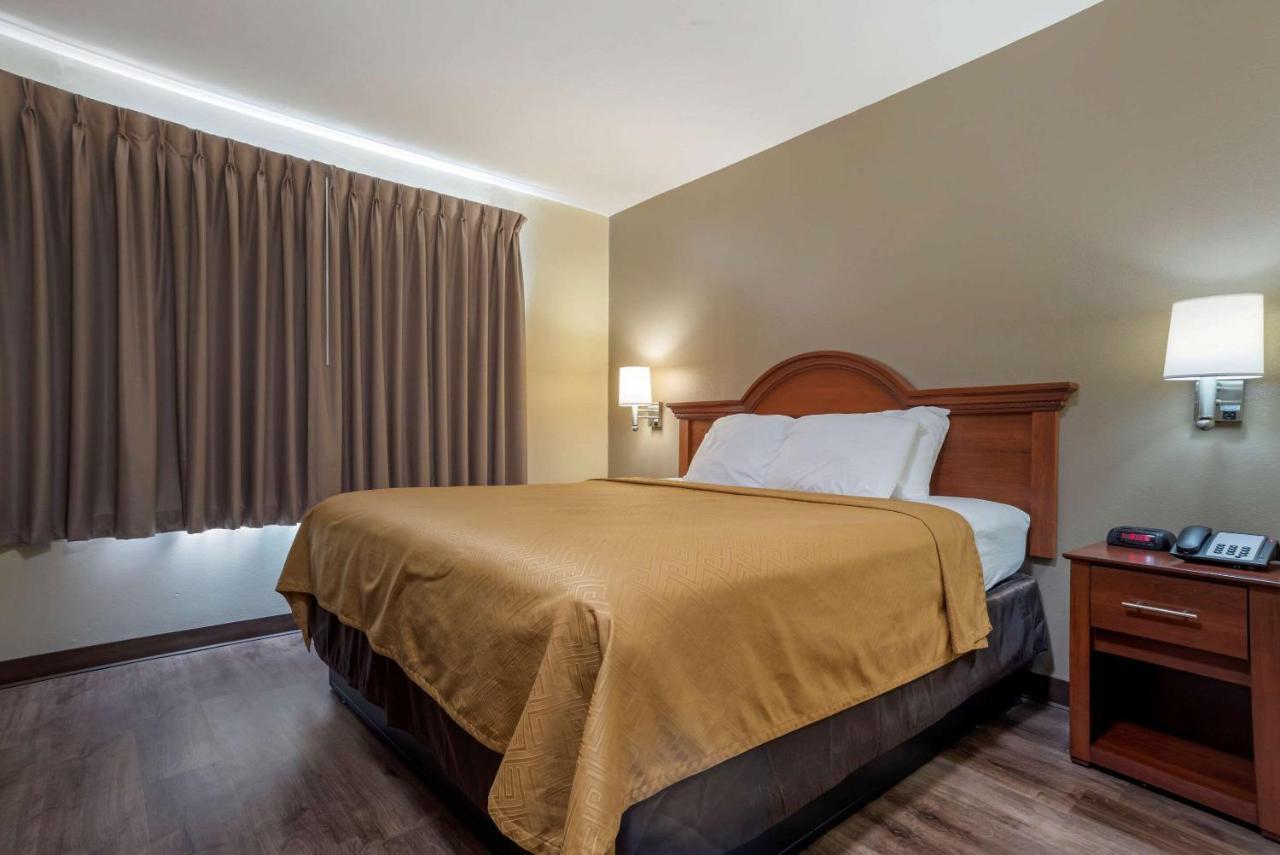 Econo Lodge Inn & Suites Flowood Extérieur photo