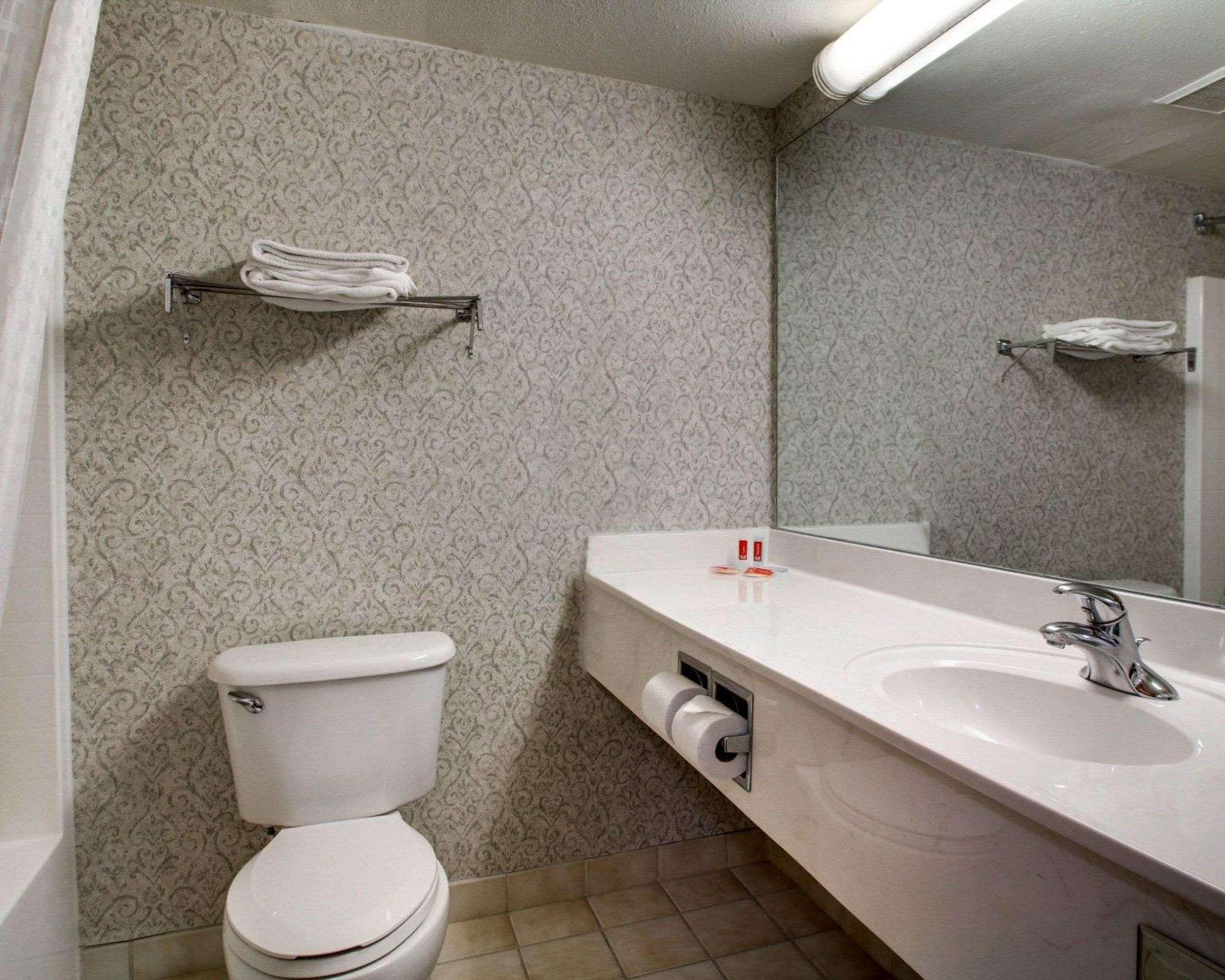 Econo Lodge Inn & Suites Flowood Extérieur photo
