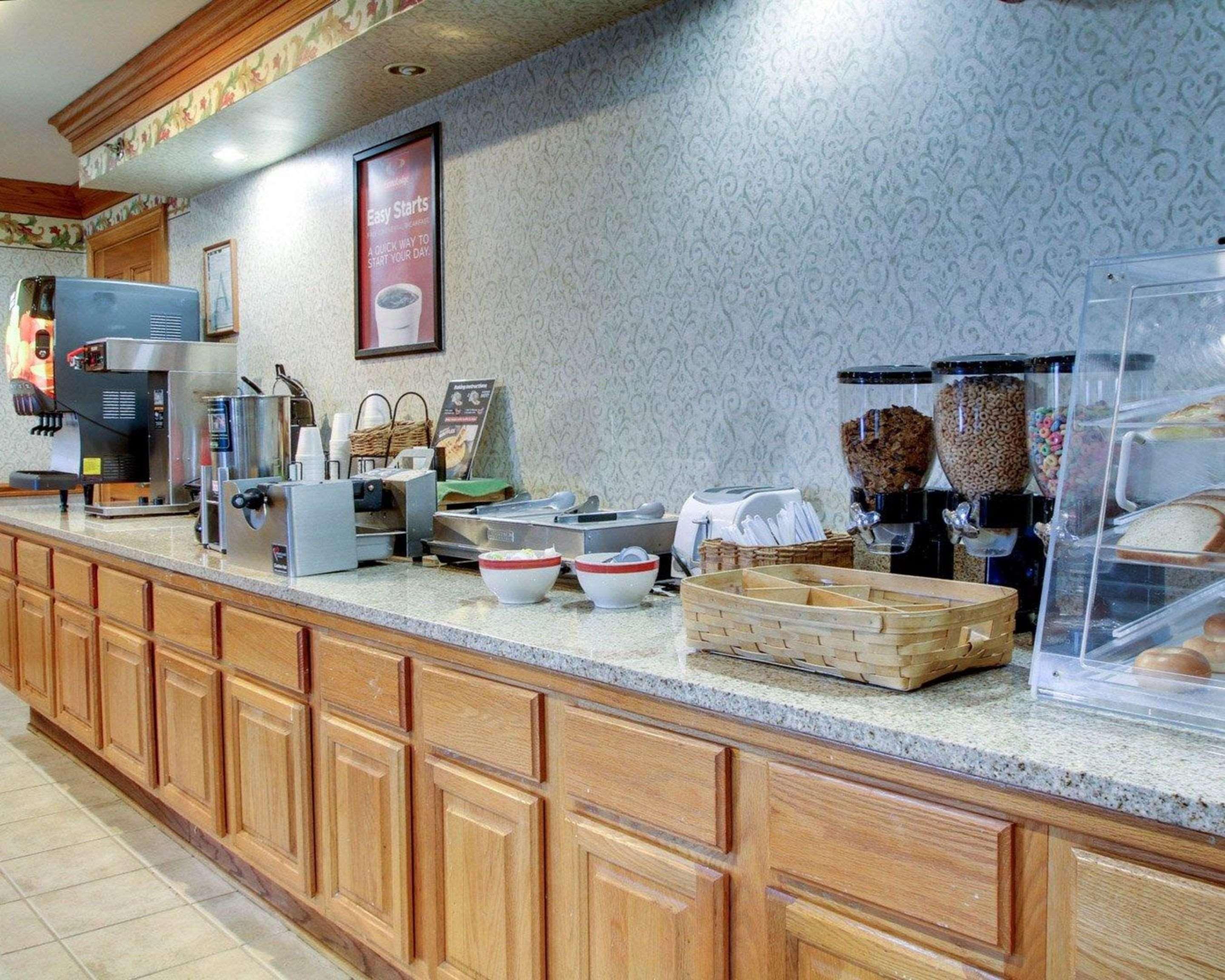 Econo Lodge Inn & Suites Flowood Extérieur photo