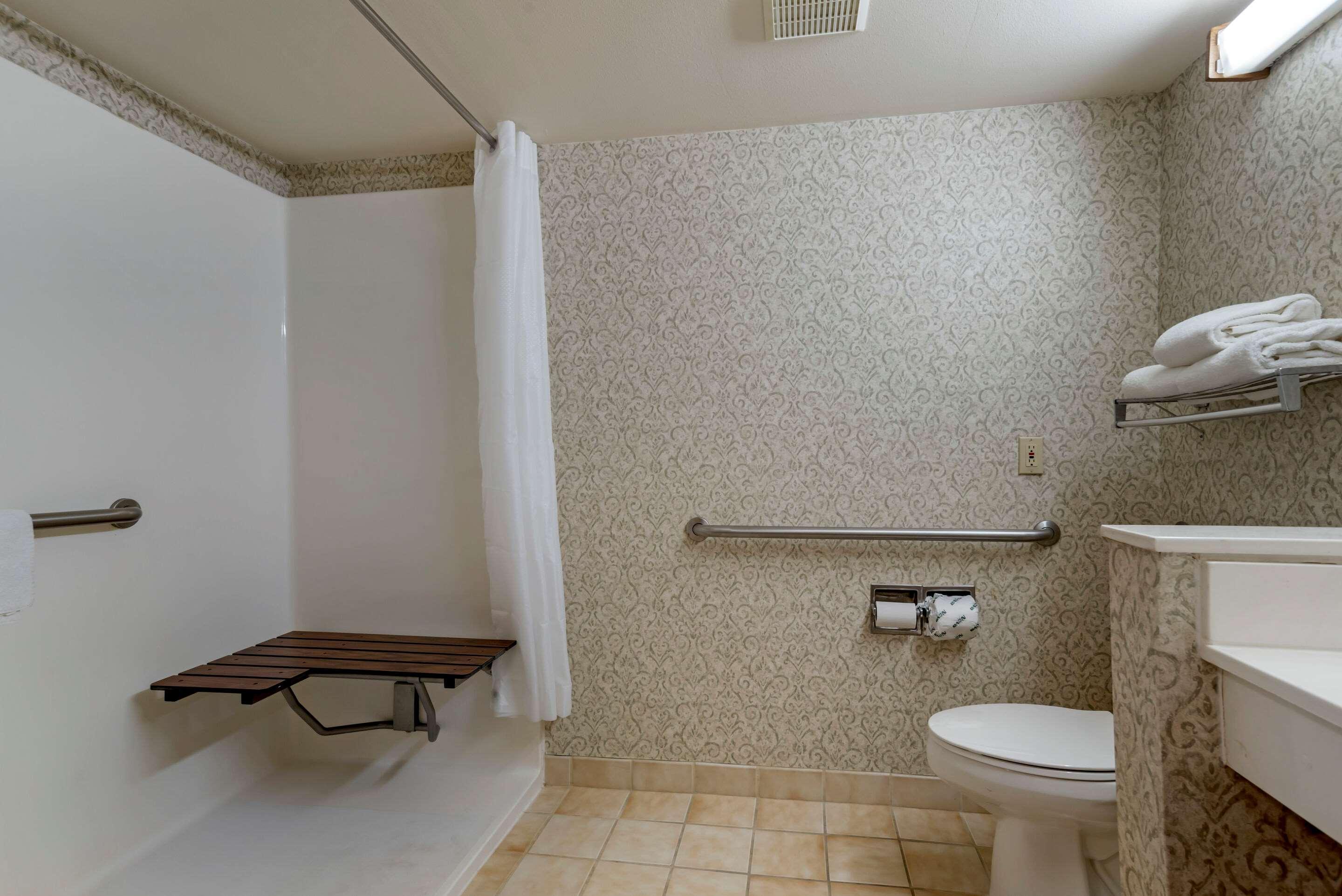 Econo Lodge Inn & Suites Flowood Extérieur photo